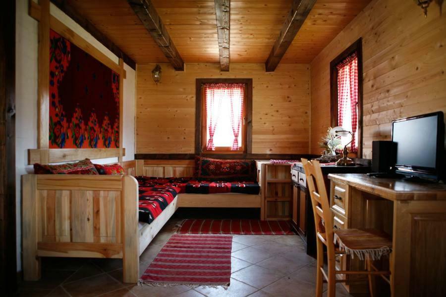 Отель Eko Selo Kostunici Экстерьер фото
